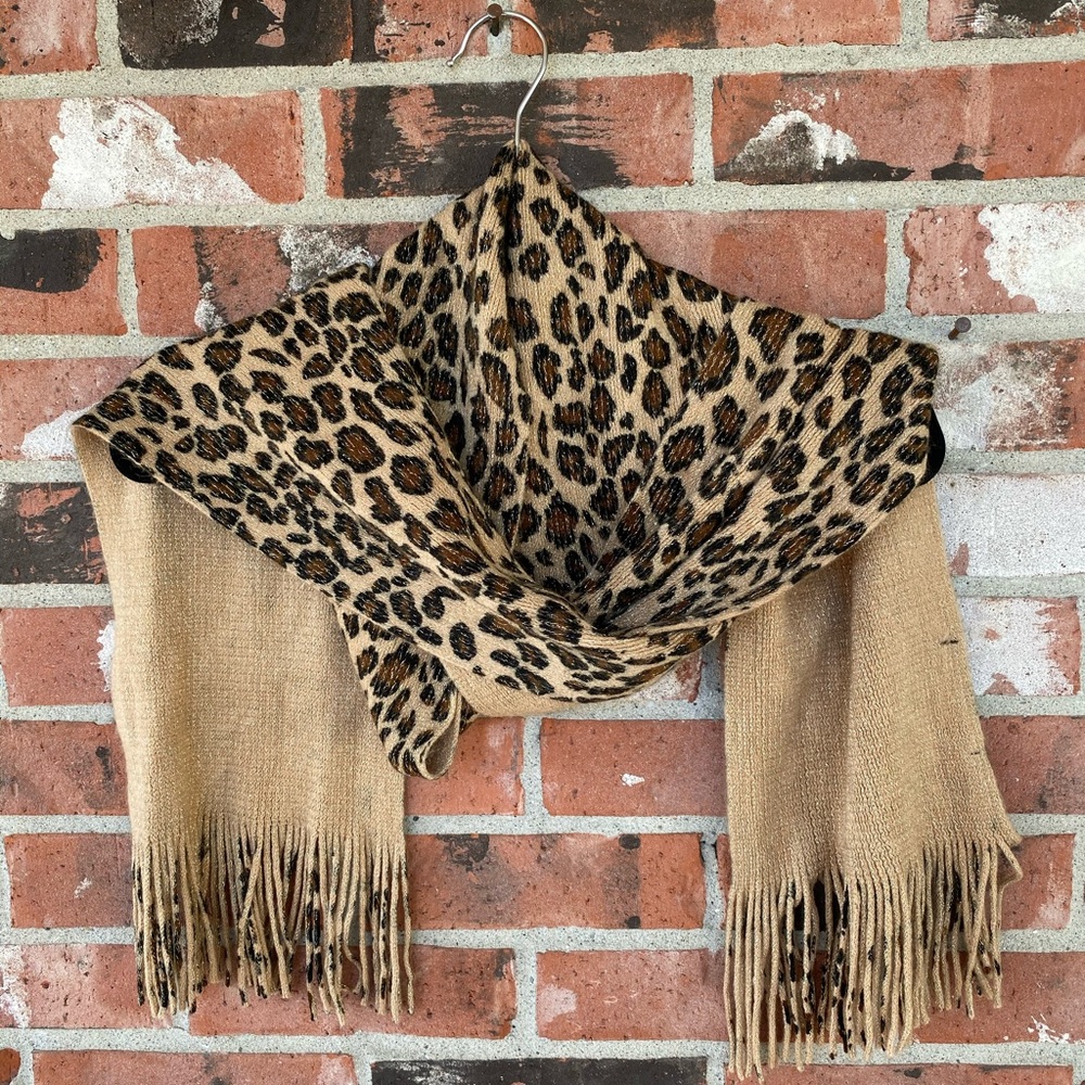 Animal scarf